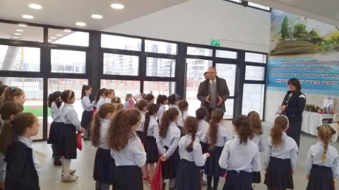 ראש העיר יאיר רביבו ברך את תלמידות בי"ס "בית יעקב" החדש בגני איילון בלוד
