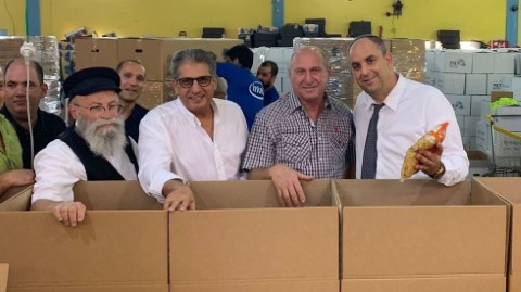 ברוח החג: בעלי העסקים בלוד התגייסו למען משפחות מעוטות יכולת