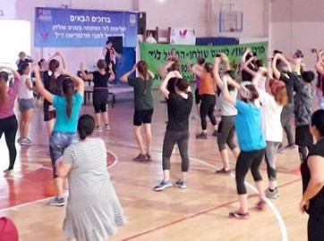 נכנסים לכושר ושורפים קלוריות: מסיזומבה לנשים בלוד