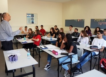 4 תיכוניים מלוד זכו כבתי ספר מצטיינים של משרד החינוך לשנה"ל תשע"ז