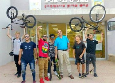 שיתוף הנוער בגני אביב בהקמת סקייטפארק ובייקפארק בשכונה