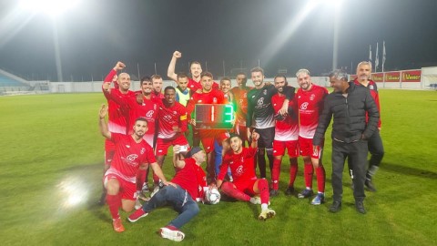 קבוצות הכדורגל בוגרים ונוער של הפועל לוד ממריאות אל-על!