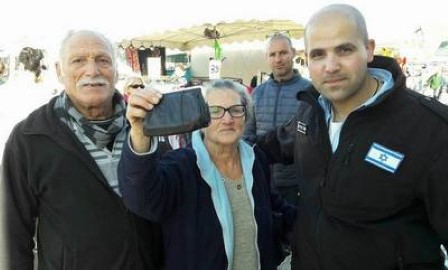 פעמיים ברציפות: פקח עיריית לוד השיב ארנקים מלאי כסף שאבדו בשוק העירוני