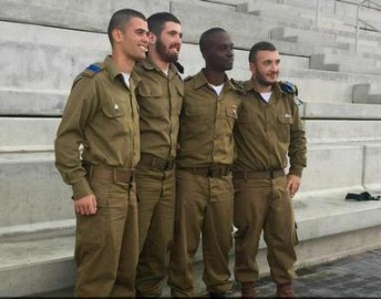 בהצדעה! 4 לודאים סיימו יחד קורס קצינים של חיל הקשר והתקשוב