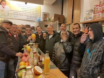 דרי רחוב משוקמים מלוד טועמים חיים טובים!