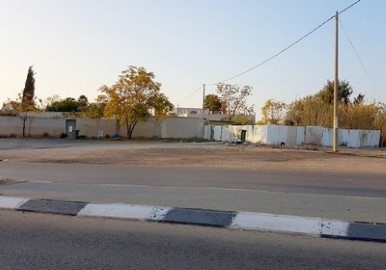 כתב תביעה לפינוי מתחם אבו סיאם מול בית העלמין הישן בלוד