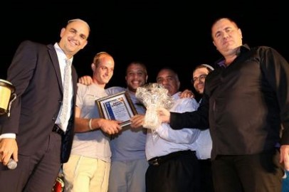סוכות מרהיבות בתחרות הסוכה הנאה והכשרה לשנת תשע"ז בלוד