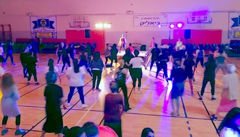 מסיזומבה בלוד לציון יום המאבק הבינלאומי למניעת אלימות בנשים