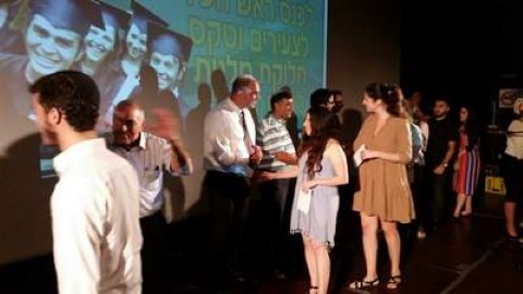 250 מלגות "ראש העיר" חולקו לסטודנטים בלוד בטקס מרשים בשיתוף כנס לצעירי העיר