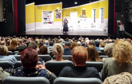 עונת התיאטרון למבוגרים בהיכל התרבות בלוד נפתחה בתפוסה מלאה