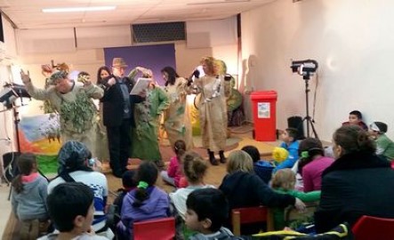 הפנינג מרהיב לט"ו בשבט בספרייה לדורות בלוד