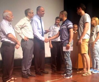 201 מלגות חולקו לסטודנטים בלוד בטקס מרגש ע"ש דני גונן הי"ד
