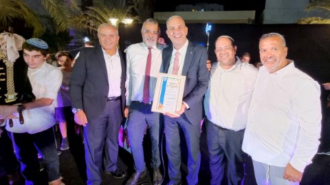 תושבי לוד בנו סוכות מרהיבות