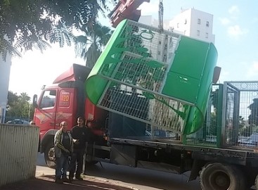 הוחלפו מיכלי מחזור הבקבוקים בלוד