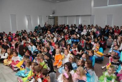 הפנינג פורים הגדול במתנ"ס גני אביב, להורים וילדים 2015