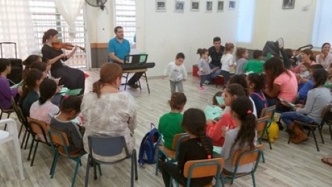 "קבלת שבת" לילדי השכונה במתנ"ס גני יער בלוד