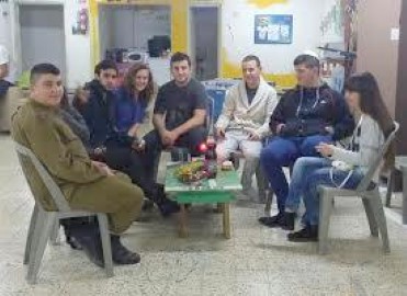 מגבירים את האור בסניף הנוער העובד והלומד בלוד
