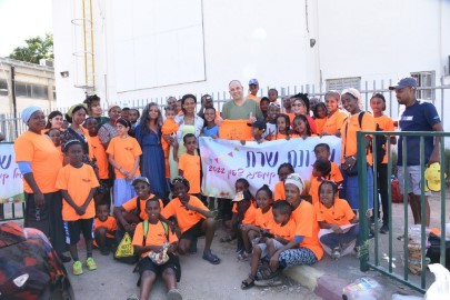 מרגש: התפילה התמימה של הילד מלוד בכותל המערבי – הוציאה אוטובוסים ל'קמפינג' בצפון