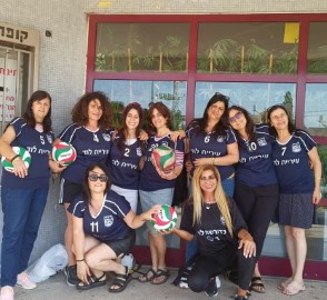 קבוצת הכדורשת של עיריית לוד מחזירה אהבה לקהילה