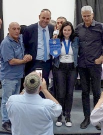 מועדון "רוטרי" לוד העניק מלגת ספורטאית מצטיינת לנוי קורסונסקי - אלופת הארץ בפטאנק