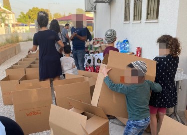 ערכות 'על-האש' מפנקות חולקו למשפחות מעוטות יכולת בלוד לחג עצמאות שמח!
