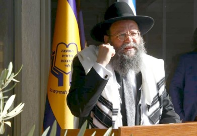 הרב הראשי ללוד התערב – והתושבים ישתו מים ללא חשש חמץ בפסח