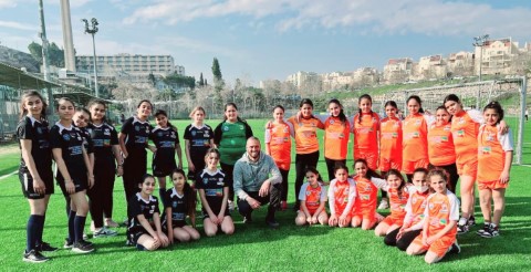 שחקניות ביה"ס אלראזי מלוד הצטיינו בטורניר "בועטות" שנערך בבית וגן